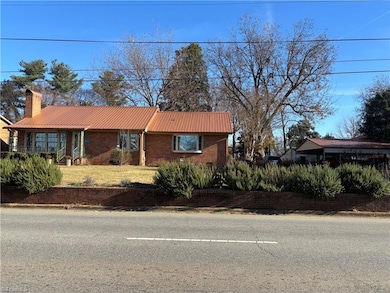 232 W 5th St, Lexington, NC 27292 - photo 3