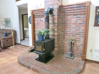 138 Lily Pond Cir, Richmond, VT 05477 - photo 6