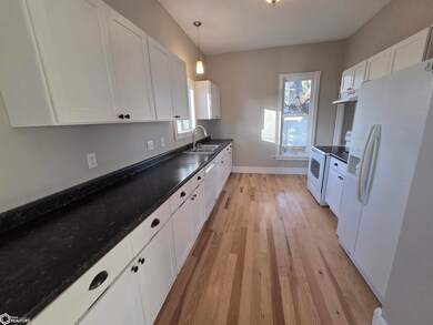 710 Clay St, Brooklyn, IA 52211 - photo 5