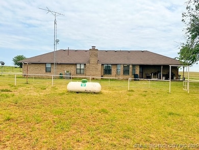 7532 E 130 Rd, Holdenville, OK 74848 - photo 3