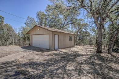 1570 Branstetter Ln, Redding, CA 96001 - photo 2