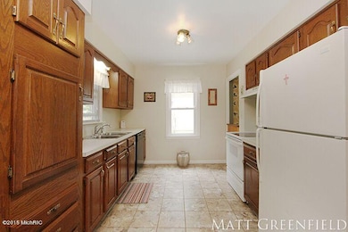 1815 Diamond Ave NE, Grand Rapids, MI 49505 - photo 3