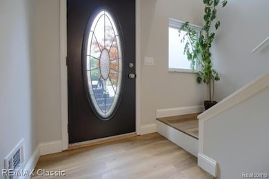 2149 Sunnycrest Dr, West Bloomfield, MI 48323 - photo 3