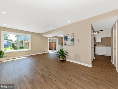 18613 Sage Way, Germantown, MD 20874 - photo 3