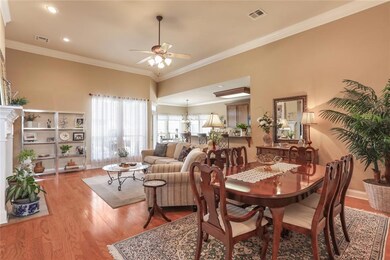 Large Living area that allows for Dining room comb
