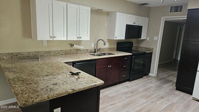 4208 E Montecito Ave, Phoenix, AZ 85018 - photo 7