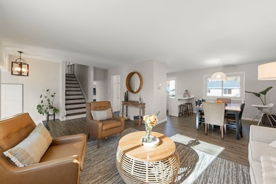 30W260 Holyoke Ct, Warrenville, IL 60555 - photo 4