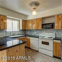 Kitchen 2.jpg