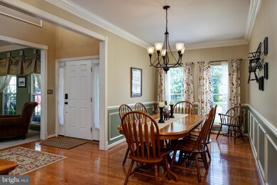 528 E Skyline Dr, Purcellville, VA 20132 - photo 4