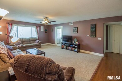 2413 W 54th St unit 7, Davenport, IA 52806 - photo 2