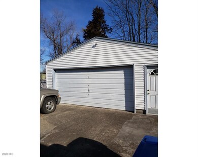 901 E 26th St, Des Moines, IA 50317 - photo 2