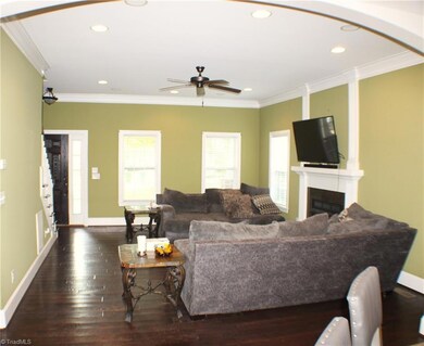 Front Room Facing entrance