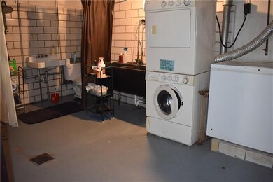 1313 Allen St, Aliquippa, PA 15001 - photo 6