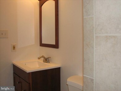 15625 Ambiance Dr, North Potomac, MD 20878 - photo 2