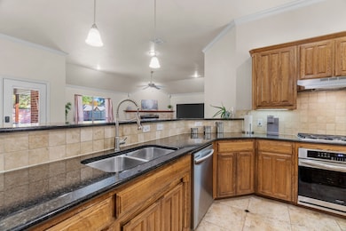 7040 Ridge Crest Dr, North Richland Hills, TX 76182 - photo 5