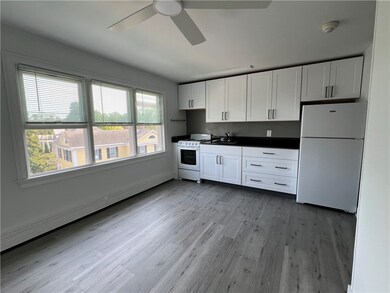 38 Rhode Island Ave unit 5, Newport, RI 02840 - photo 5