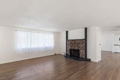 14-web-or-mls-1696-ne-9th-st