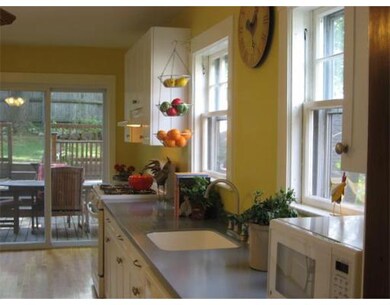 10 Daniels St, Arlington, MA 02476 - photo 4