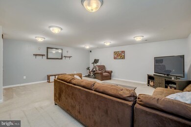 940 Magnolia Blossom Ct, Sykesville, MD 21784 - photo 7