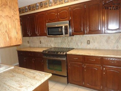 1521 Carol Ln, Wichita Falls, TX 76302 - photo 7