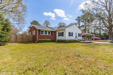 704 Henderson Dr, Jacksonville, NC 28540 - photo 2