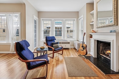 4320 N Clarendon Ave unit 2031, Chicago, IL 60613 - photo 3