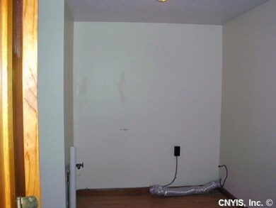 Other large laundry room