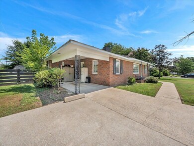 706 Meadowview St, Athens, AL 35611 - photo 4