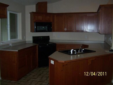 1429 Barney Fife Blvd, Grants Pass, OR 97527 - photo 3