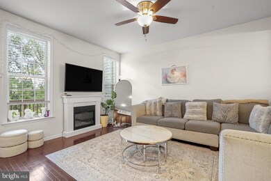 9016 Endicott Place, Lorton, VA 22079 - photo 4