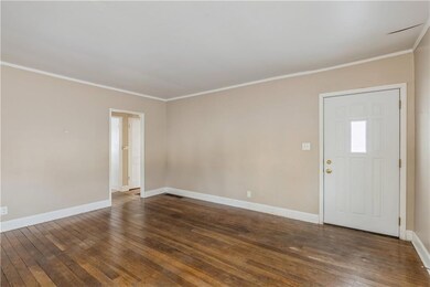 1002 W 5th St S, Newton, IA 50208 - photo 3