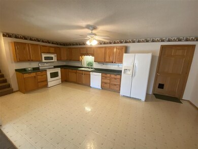 2803 Oak Crest Ct NW, Cedar Rapids, IA 52405 - photo 6