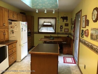 21 Amelia Ct, Staten Island, NY 10310 - photo 7
