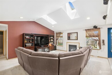 203 105th St SE, Everett, WA 98208 - photo 4