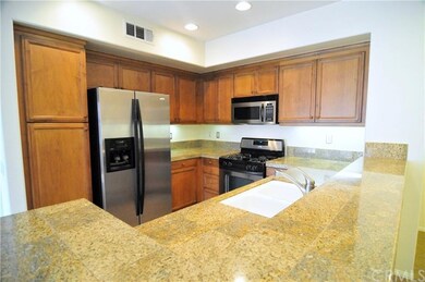 granite counters & upgraded cabinets