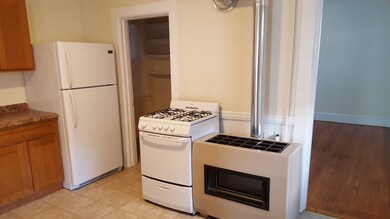 131-135 Pleasant St unit 3, Easthampton, MA 01027 - photo 3