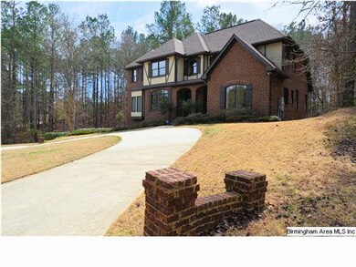 Circular Driveway to front entrance
