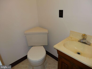 13126 Superior St, Rockville, MD 20853 - photo 4