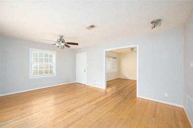 425 Hohldale St, Houston, TX 77091 - photo 7