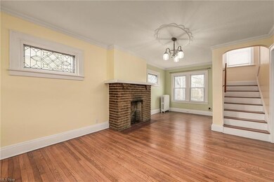 Spacious Living Rm with Decorative FP