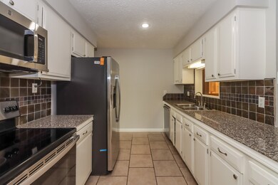 16923 Blackhawk Blvd, Friendswood, TX 77546 - photo 3