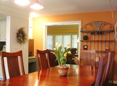 119 Walnut St, Wayland, MI 49348 - photo 2