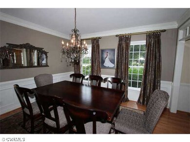 Dining Room - Transom above Dining Room entrance w