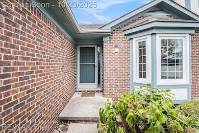 15511 Huntcliff Dr, Macomb, MI 48044 - photo 4