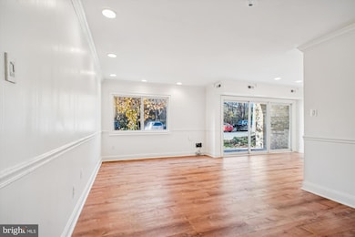 2903 Charing Cross Rd unit 11/1, Falls Church, VA 22042 - photo 3