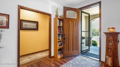 2996NDURROWLOOPentryway-