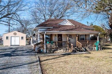 909 N Main St, Ector, TX 75439 - photo 2