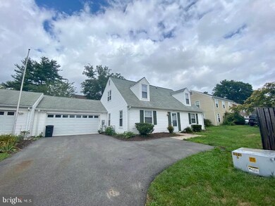 2456 Yarmouth Ln, Crofton, MD 21114 - photo 2