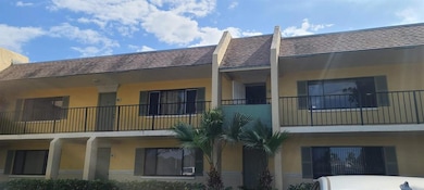 818 Meadows Cir, Boynton Beach, FL 33436 - photo 3