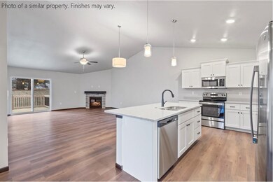 915 Prairie View Dr, West Branch, IA 52358 - photo 6